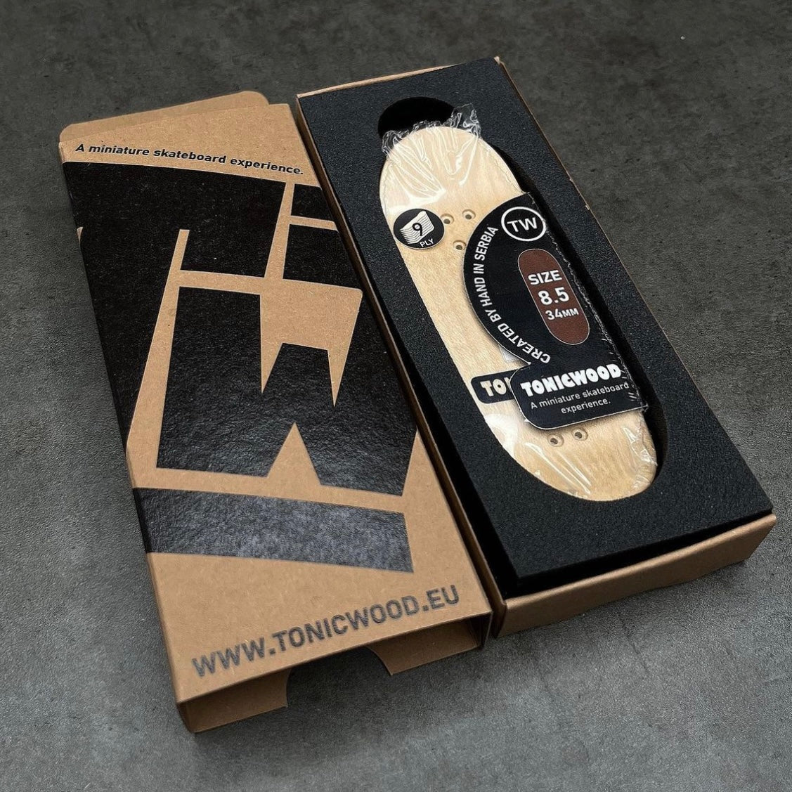 TonicWood Classic Black Fingerboard Deck
