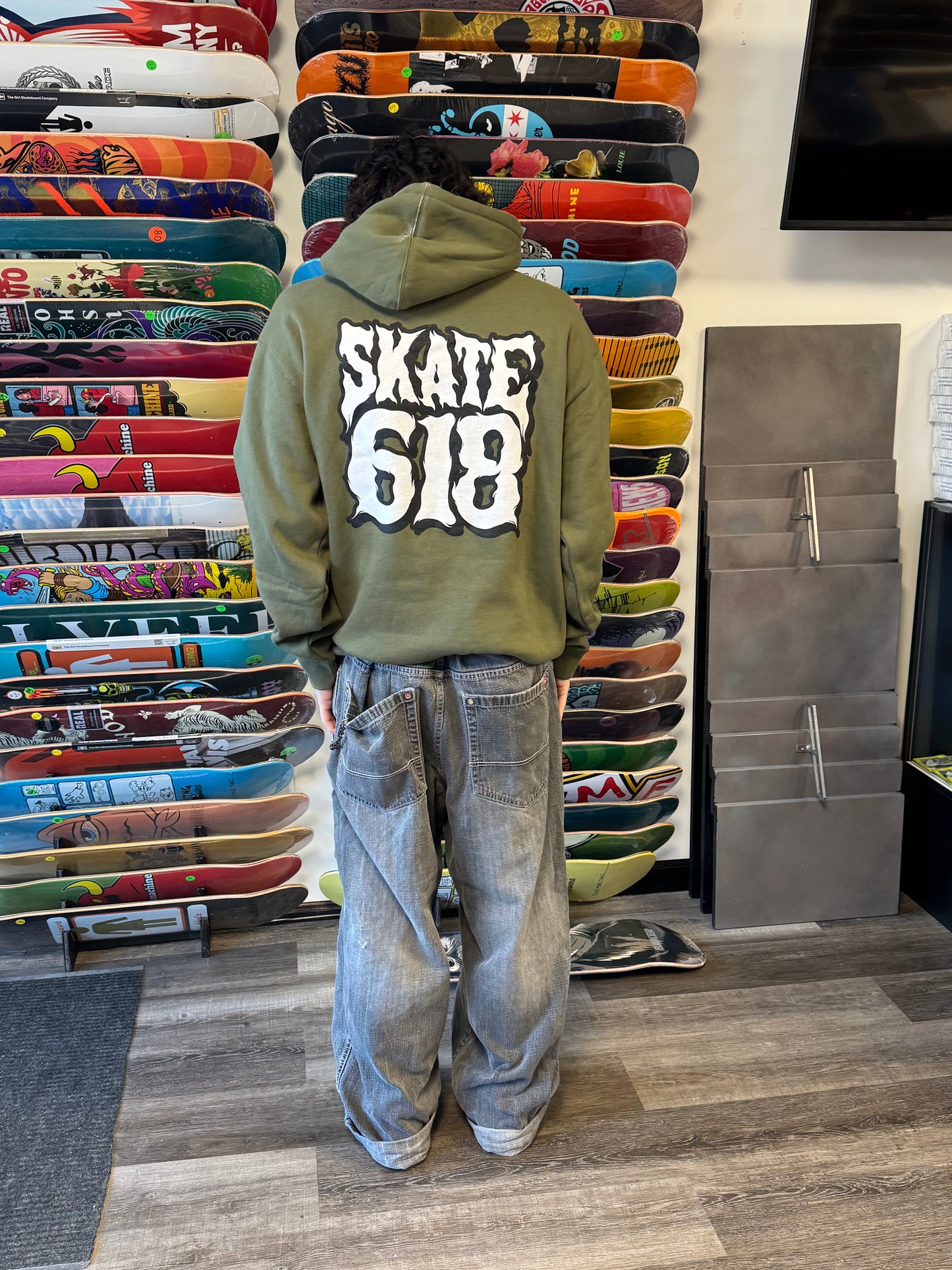 SKATE 618 STACKED LOGO PULLOVER HOODIE GREEN